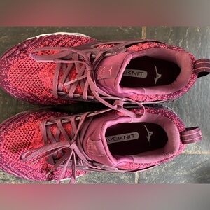 Mizuno Pink Athletic Shoes with Breathable Mesh 
Infinity Wave